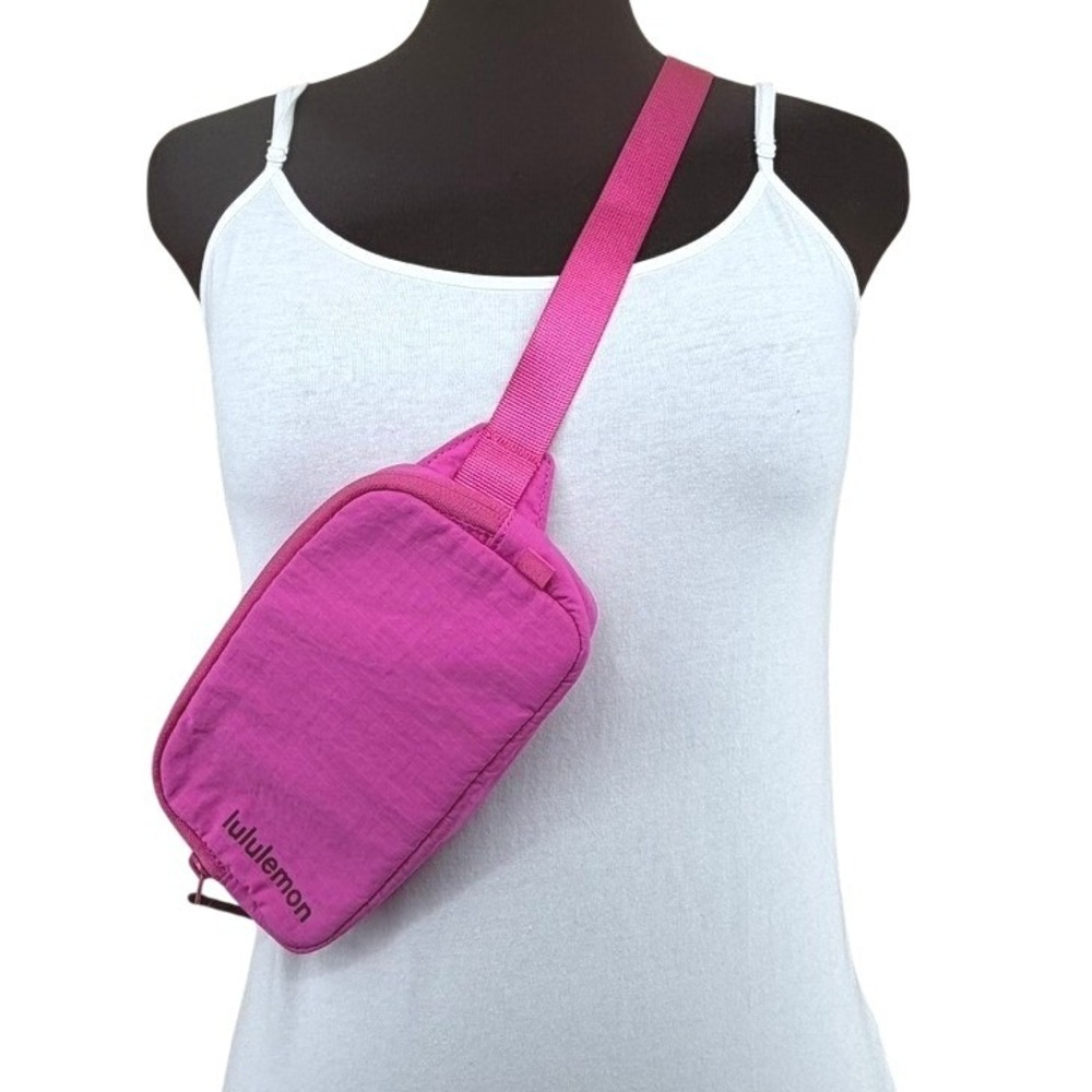 lululemon Everywhere Belt Bag 1L Pink Ripstop Nylon Crossbody Fanny Pack